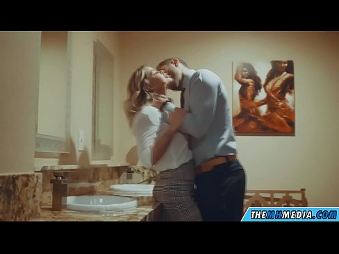 ❤️ Ina whakawaia koe e te kakaho tetona i roto i te wharepaku whanui Karekau Nui i mi.eviewporn.ru ❌️❤
